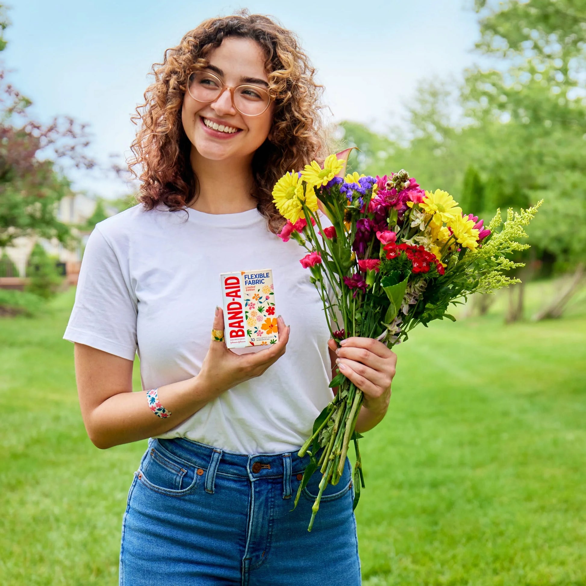 Brand Flexible Fabric Bandages, Wildflower, Assorted, 30 Count